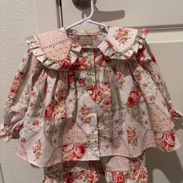 Stefany Andrade added a photo of their purchase